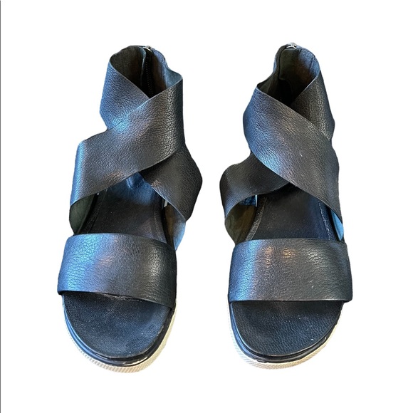 EILEEN FISHER Black tumbled leather sport platform sandals Size 6.5 - Picture 3 of 9